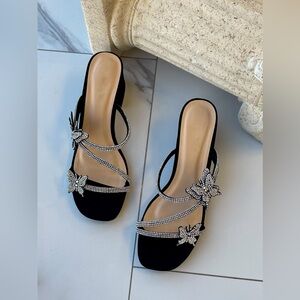 Black low heel slipper sandals with butterflies